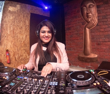 DJ Nilashree