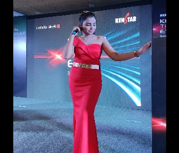 Anchor Ayushi Raj