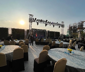 AV24x7DELHI