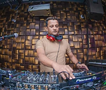 Dj Vicky Hussain