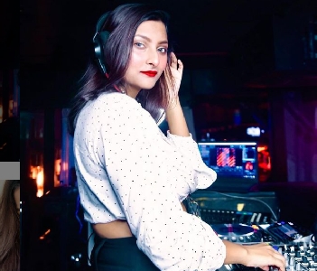 Dj Vogue 