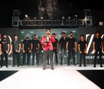 Anchor Himanshu Yadav